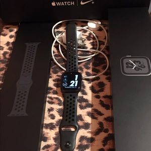 Apple Watch Nike+ Series 4 40mm GPS + Cellular